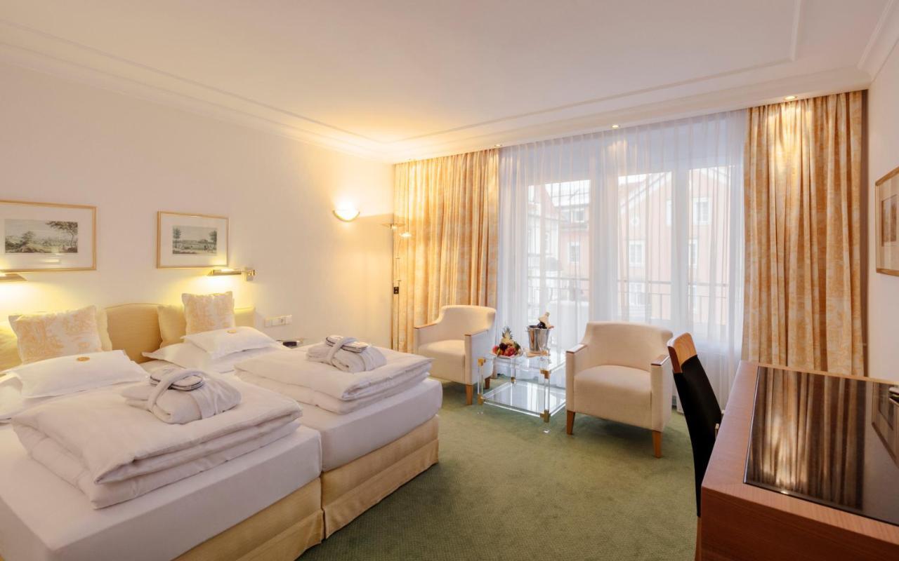Hotel Bayerischer Hof Lindau  Ngoại thất bức ảnh A typical hotel room