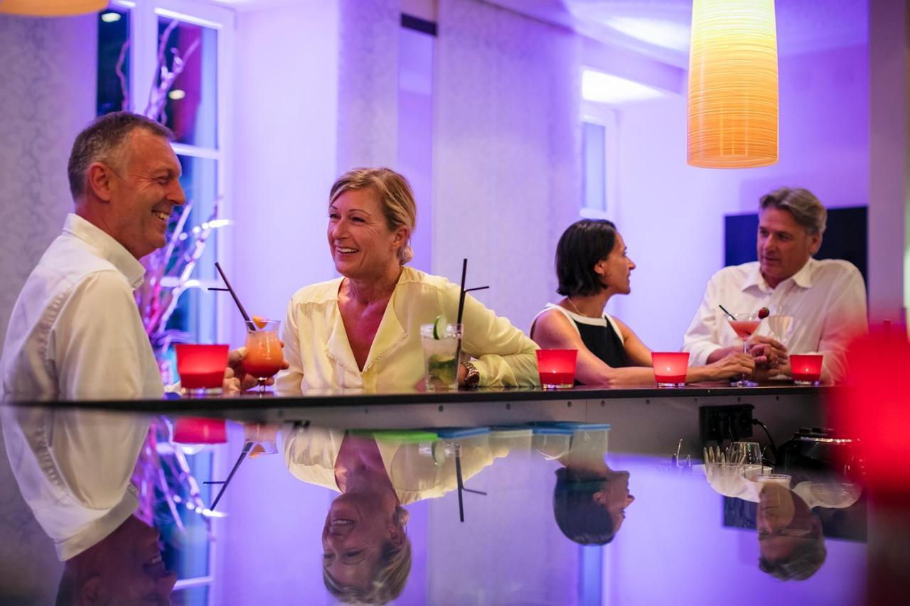 Hotel Bayerischer Hof Lindau  Ngoại thất bức ảnh The bar at the 101 bar