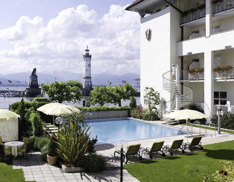 Hotel Bayerischer Hof Lindau  Ngoại thất bức ảnh The hotel's swimming pool