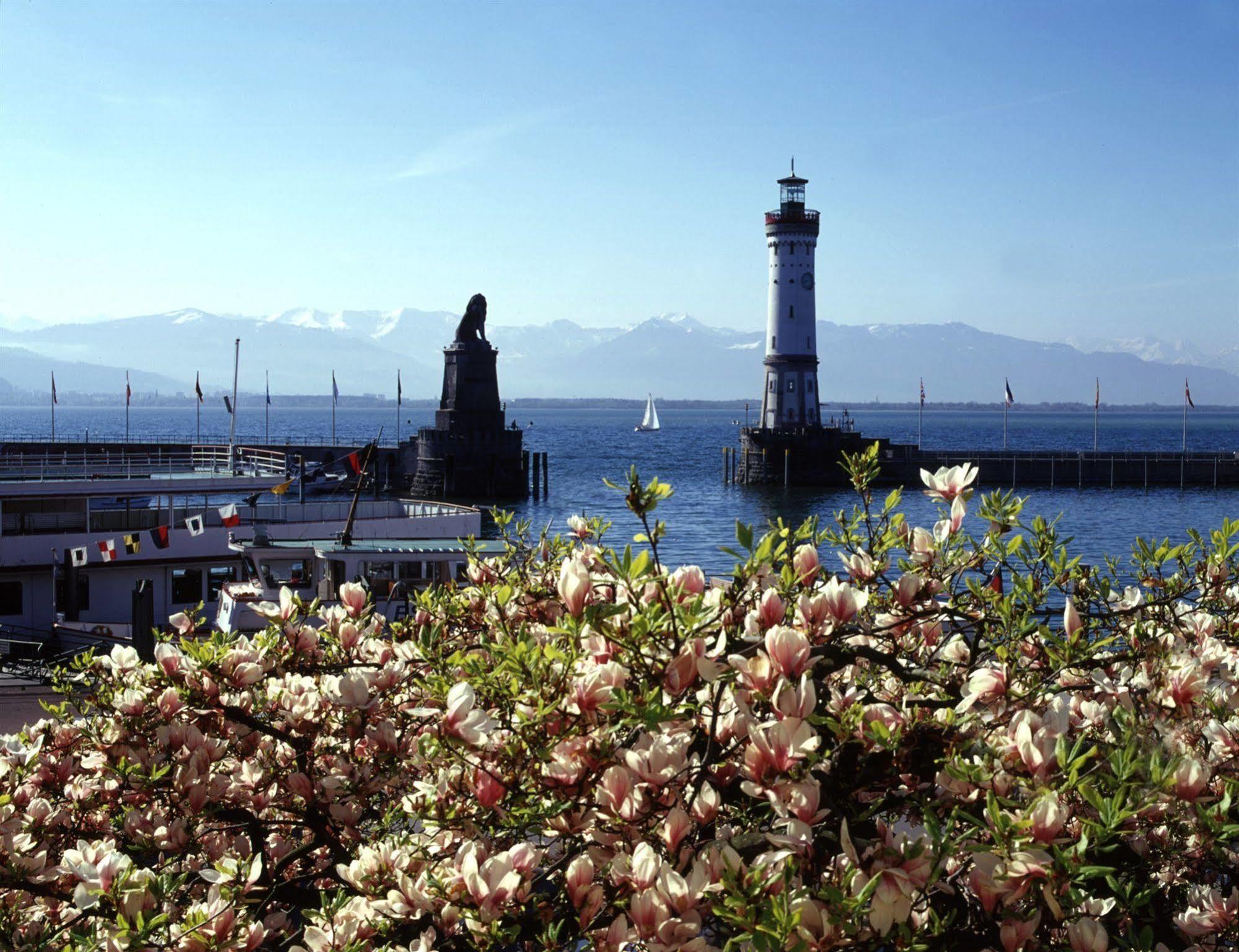 Hotel Bayerischer Hof Lindau  Ngoại thất bức ảnh The lighthouse at the port of Papeete