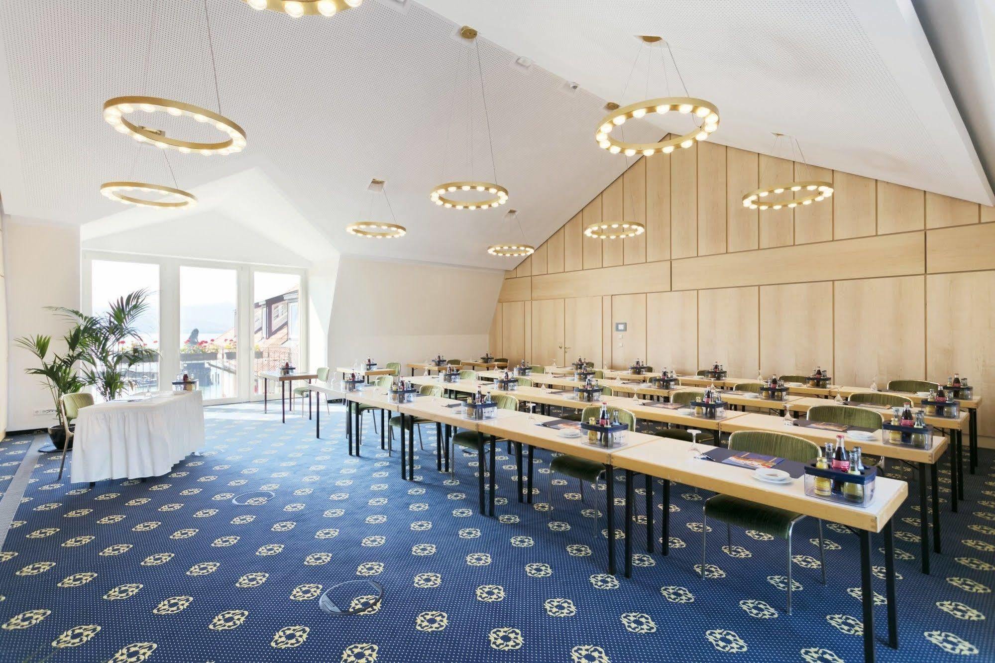 Hotel Bayerischer Hof Lindau  Ngoại thất bức ảnh The conference room