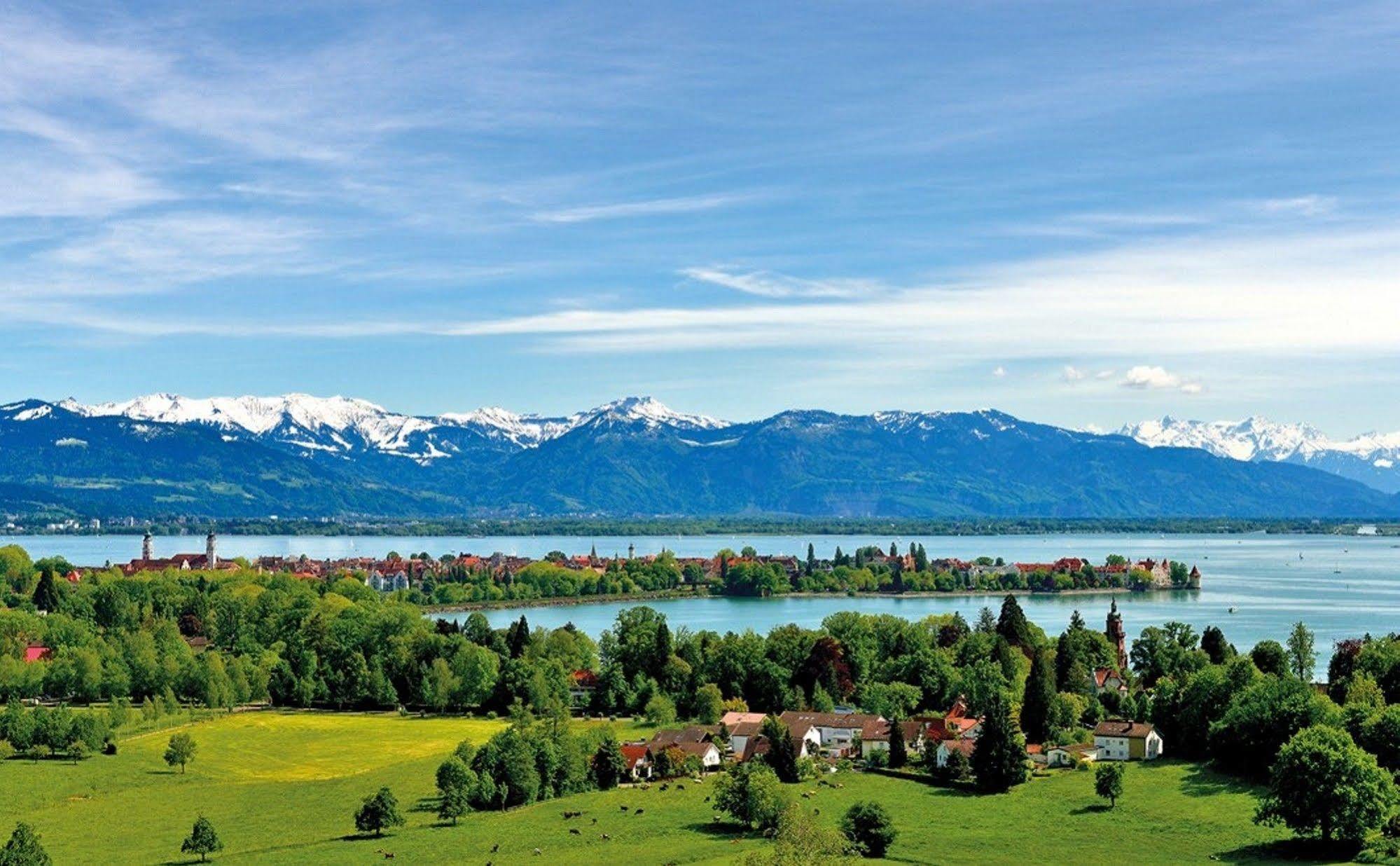 Hotel Bayerischer Hof Lindau  Ngoại thất bức ảnh View of the town of Kreuzlingen