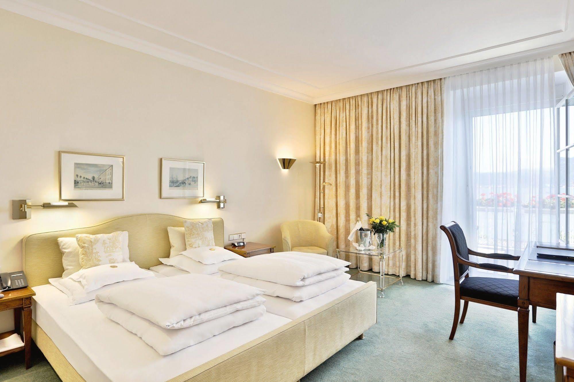 Hotel Bayerischer Hof Lindau  Ngoại thất bức ảnh
