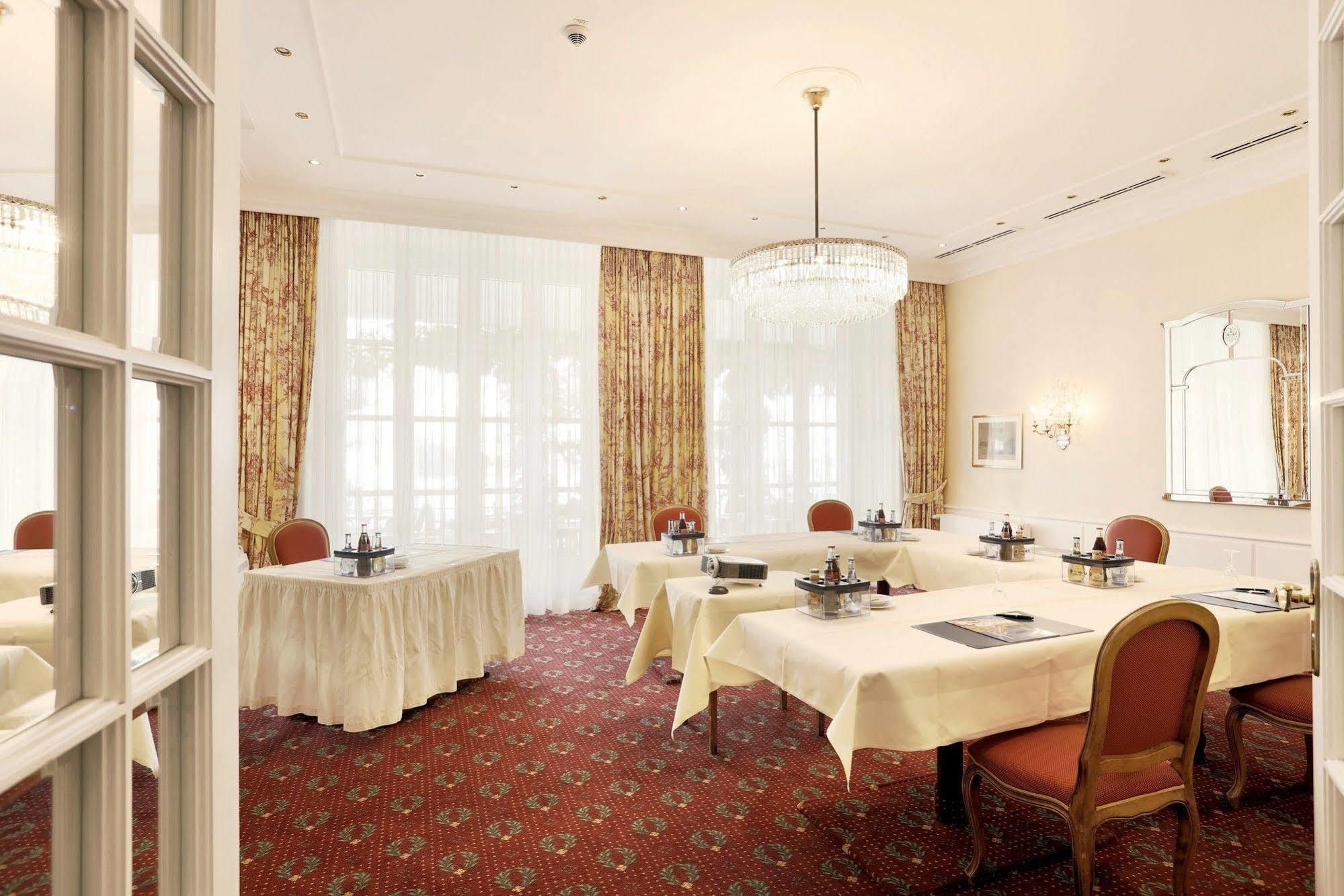 Hotel Bayerischer Hof Lindau  Ngoại thất bức ảnh Meeting room